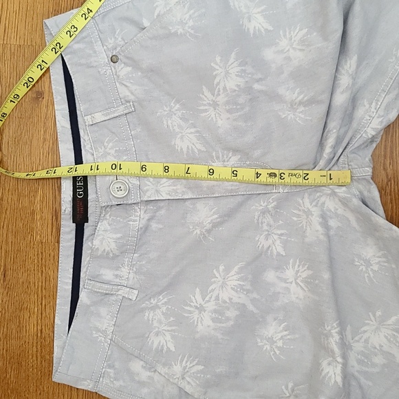 Guess Men's Light Grey Summer Shorts(Sz 32) - Picture 12 of 15